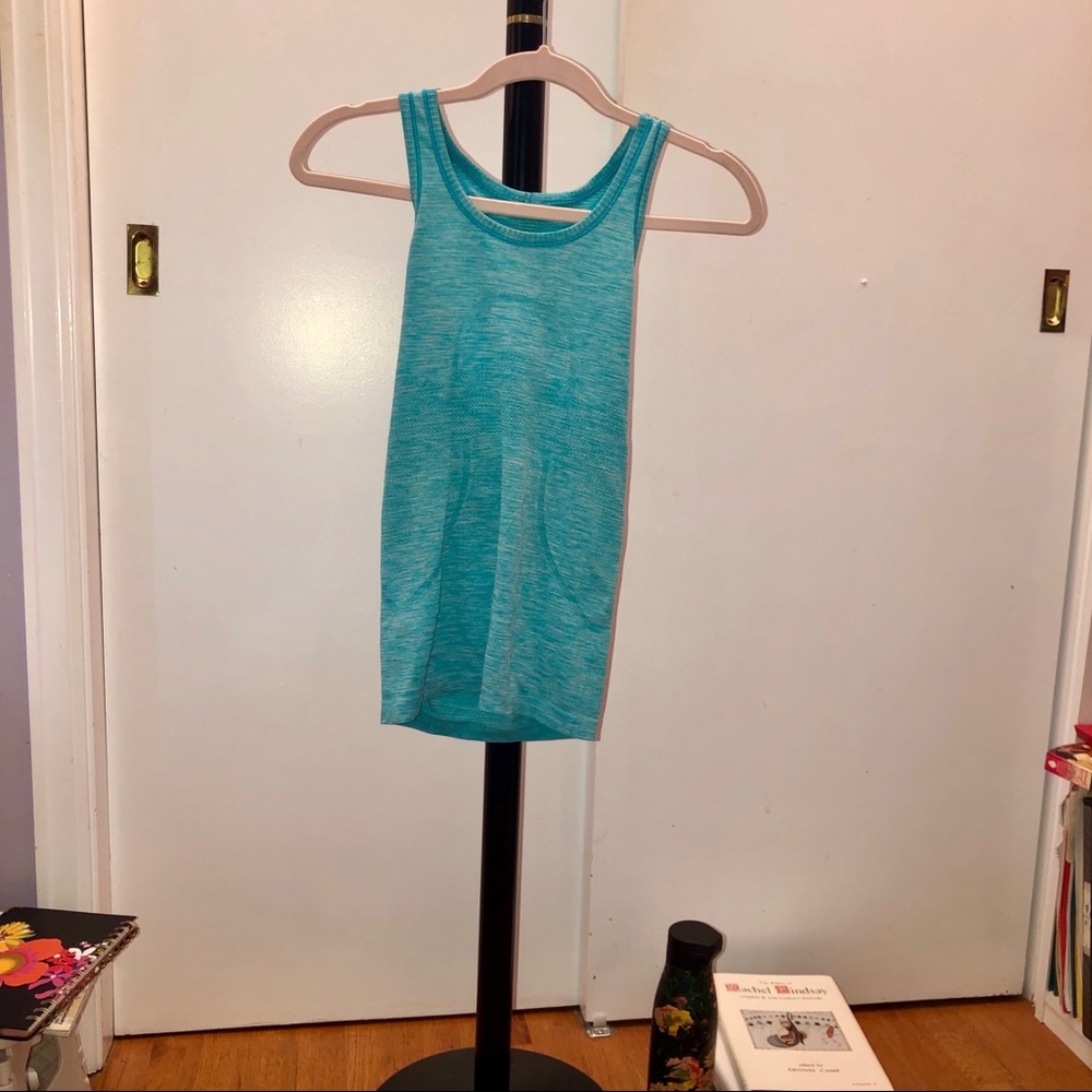Lululemon top